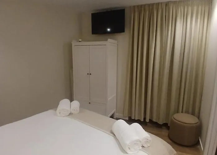 Casa O Sabio بيت للعطل فينيستيري